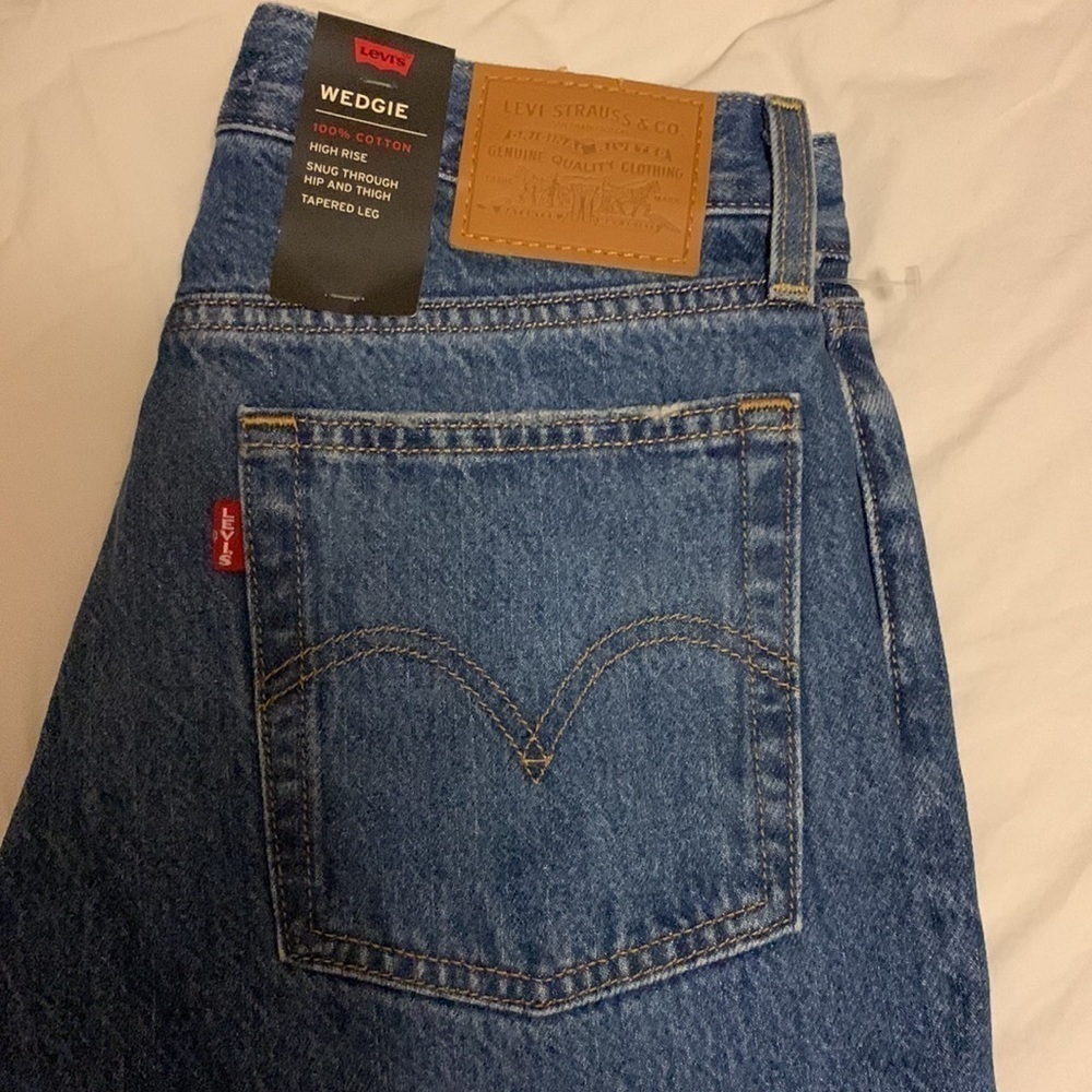 NWT Levis’ Premium Wedgie High Rise Tapered Leg Cotton Jeans, 27 waist - Picture 9 of 10